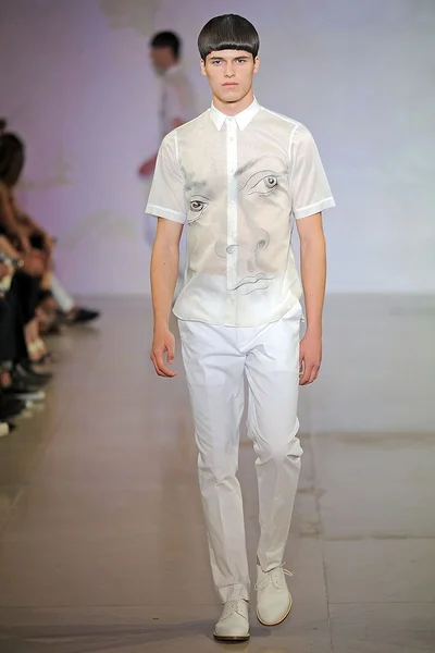 Look 38